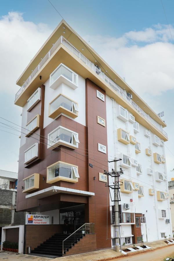 Myspace Tattwa Grand Yelahanka Buitenkant foto
